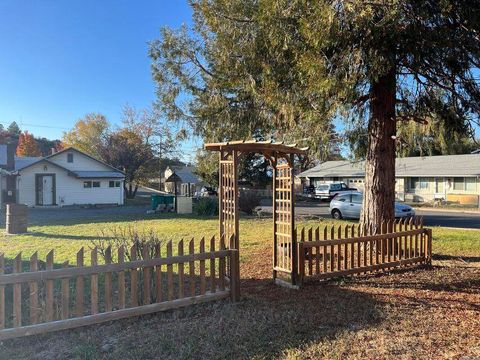 Tiny photo for 522 Van Ness Avenue, Klamath Falls, OR 97601 (MLS # 220213848)