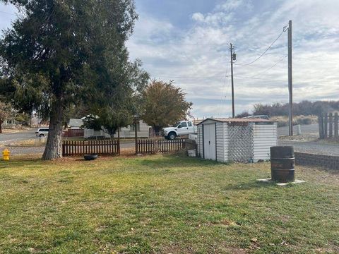 Tiny photo for 522 Van Ness Avenue, Klamath Falls, OR 97601 (MLS # 220213848)