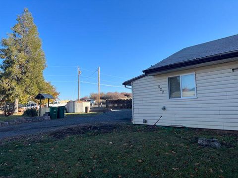 Tiny photo for 522 Van Ness Avenue, Klamath Falls, OR 97601 (MLS # 220213848)