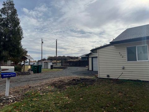 Tiny photo for 522 Van Ness Avenue, Klamath Falls, OR 97601 (MLS # 220213848)