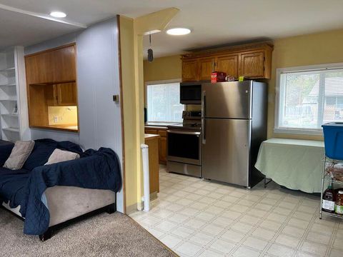 Tiny photo for 522 Van Ness Avenue, Klamath Falls, OR 97601 (MLS # 220213848)