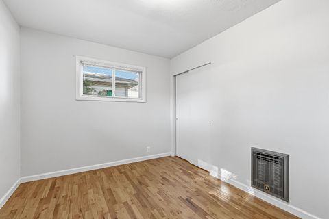 Tiny photo for 840 B Street, Ashland, OR 97520 (MLS # 220214974)