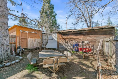 Tiny photo for 840 B Street, Ashland, OR 97520 (MLS # 220214974)