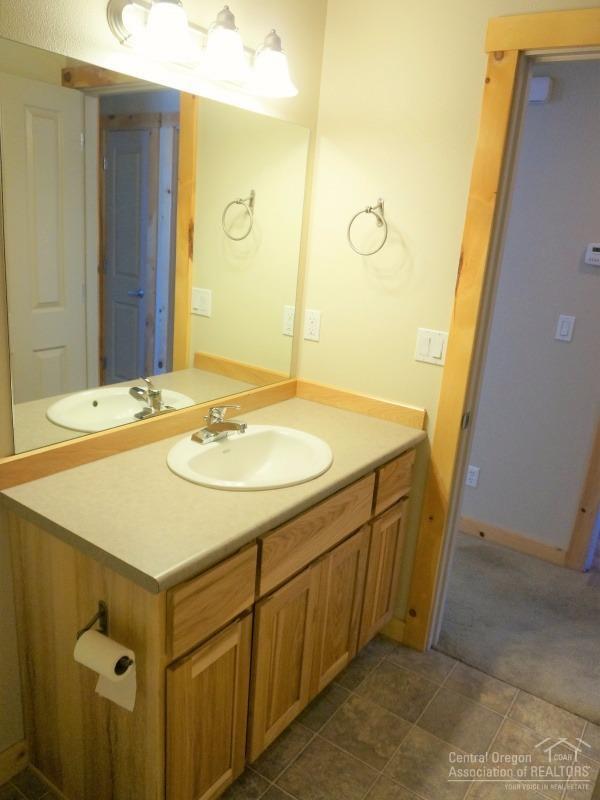 Paulina Peaks - Residential
