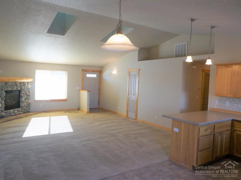 Paulina Peaks - Residential