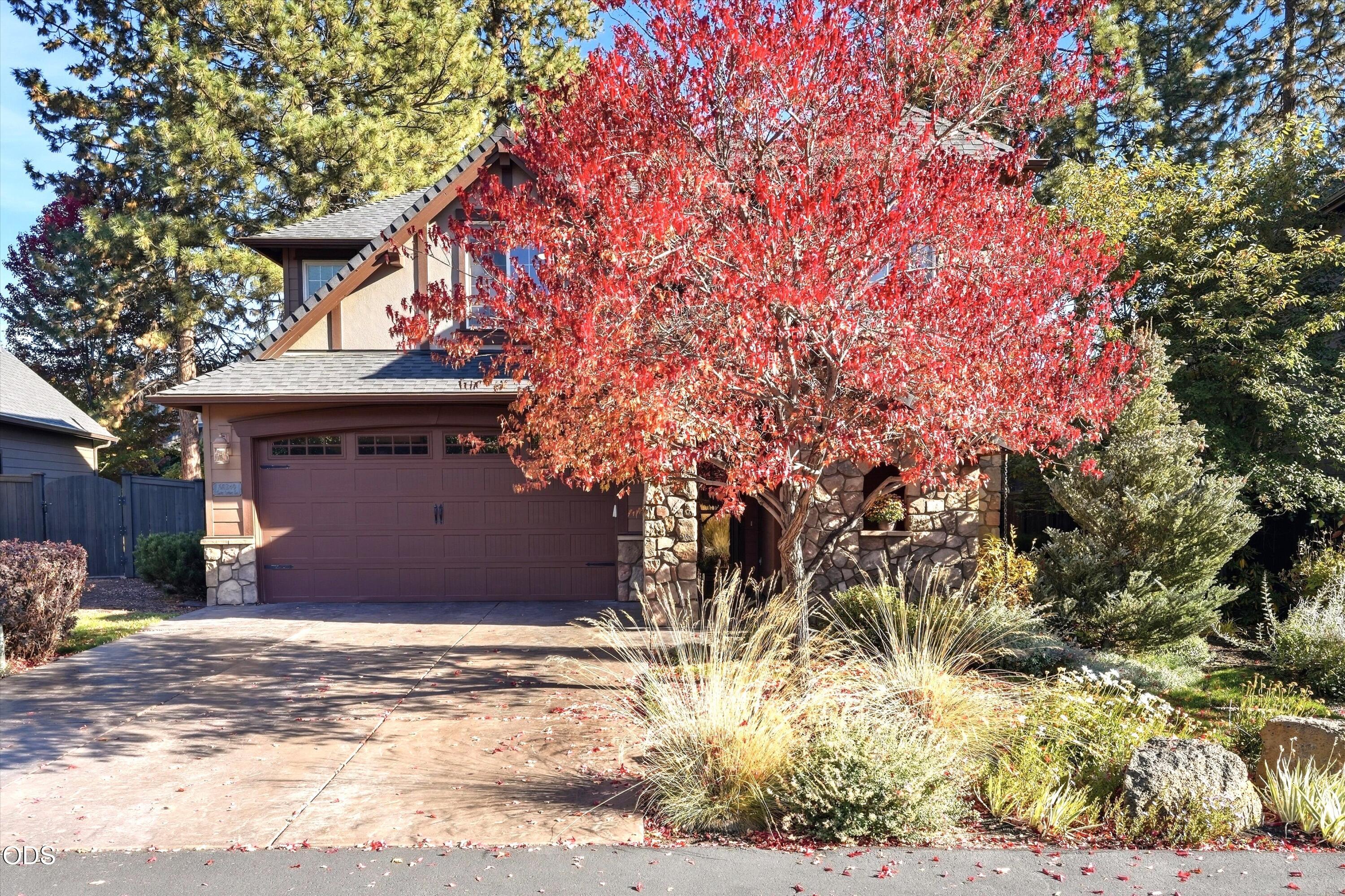 60349 Sage Stone Loop
