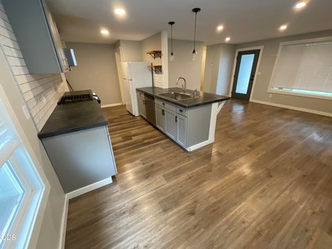 Tiny photo for 264 SE D Street, Madras, OR 97741 (MLS # 220222970)