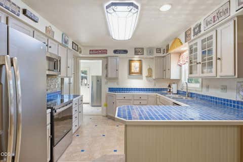 Tiny photo for 340 7th Street, Rogue River, OR 97537 (MLS # 220226899)