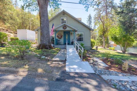 Tiny photo for 340 7th Street, Rogue River, OR 97537 (MLS # 220226899)