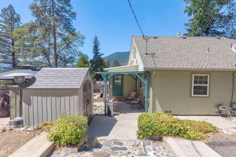 Tiny photo for 340 7th Street, Rogue River, OR 97537 (MLS # 220226899)