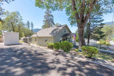 Tiny photo for 340 7th Street, Rogue River, OR 97537 (MLS # 220226899)