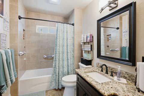 Tiny photo for 340 7th Street, Rogue River, OR 97537 (MLS # 220226899)