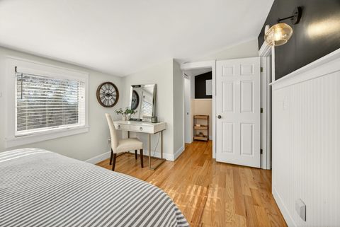 Tiny photo for 3320 N Foothill Road, Medford, OR 97504 (MLS # 220215142)