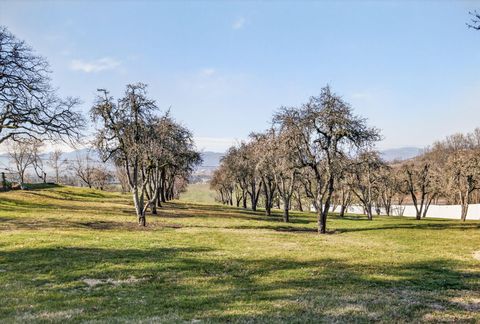 Tiny photo for 3320 N Foothill Road, Medford, OR 97504 (MLS # 220215142)