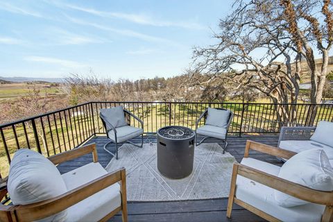 Tiny photo for 3320 N Foothill Road, Medford, OR 97504 (MLS # 220215142)