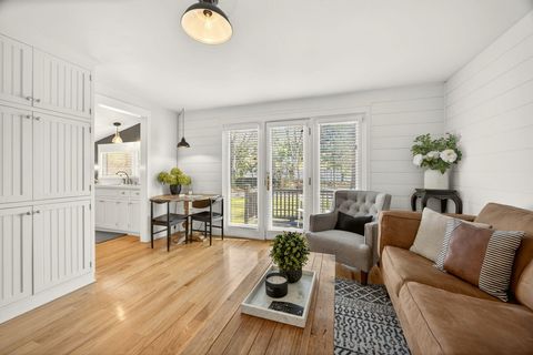 Tiny photo for 3320 N Foothill Road, Medford, OR 97504 (MLS # 220215142)