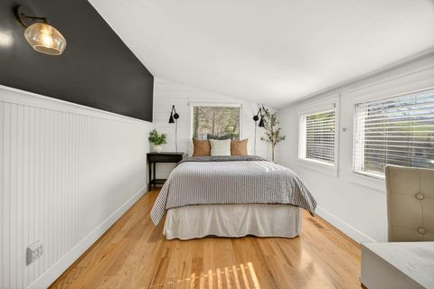 Tiny photo for 3320 N Foothill Road, Medford, OR 97504 (MLS # 220215142)