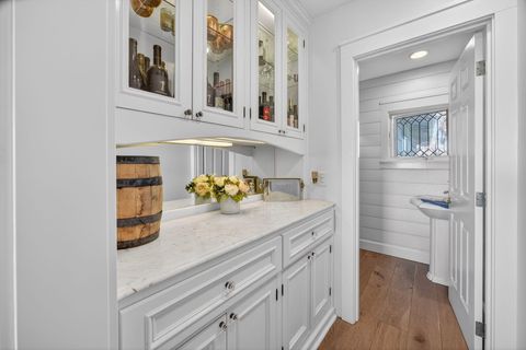 Tiny photo for 3320 N Foothill Road, Medford, OR 97504 (MLS # 220215142)