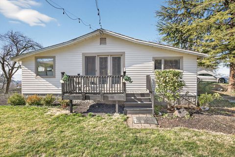 Tiny photo for 3320 N Foothill Road, Medford, OR 97504 (MLS # 220215142)