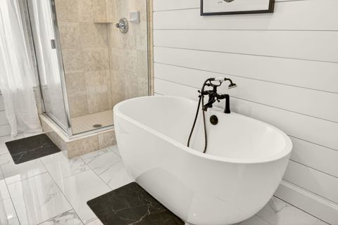 Tiny photo for 3320 N Foothill Road, Medford, OR 97504 (MLS # 220215142)