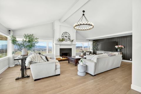 Tiny photo for 3320 N Foothill Road, Medford, OR 97504 (MLS # 220215142)