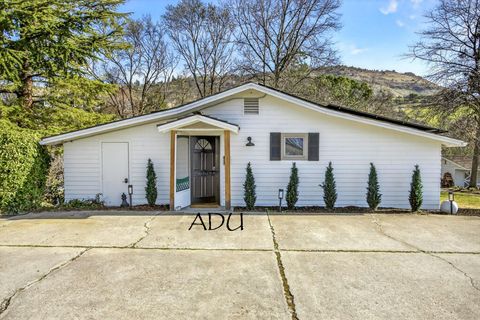 Tiny photo for 3320 N Foothill Road, Medford, OR 97504 (MLS # 220215142)