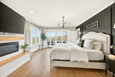 Tiny photo for 3320 N Foothill Road, Medford, OR 97504 (MLS # 220215142)