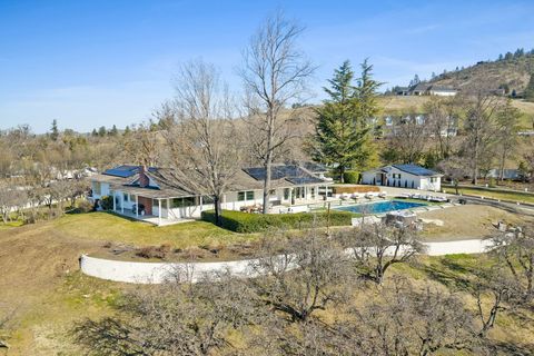 Tiny photo for 3320 N Foothill Road, Medford, OR 97504 (MLS # 220215142)