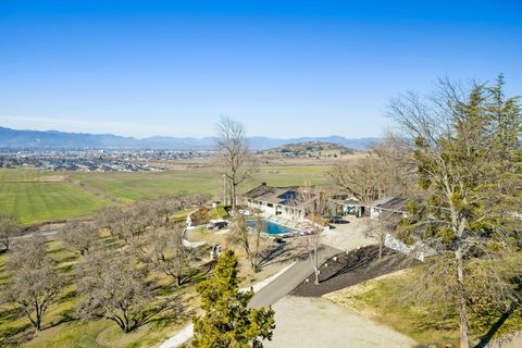 Tiny photo for 3320 N Foothill Road, Medford, OR 97504 (MLS # 220215142)