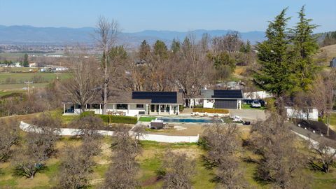 Tiny photo for 3320 N Foothill Road, Medford, OR 97504 (MLS # 220215142)