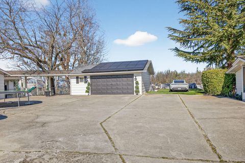 Tiny photo for 3320 N Foothill Road, Medford, OR 97504 (MLS # 220215142)