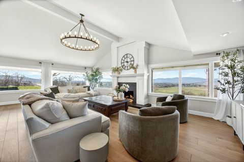 Tiny photo for 3320 N Foothill Road, Medford, OR 97504 (MLS # 220215142)