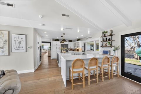 Tiny photo for 3320 N Foothill Road, Medford, OR 97504 (MLS # 220215142)