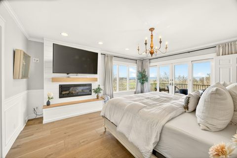 Tiny photo for 3320 N Foothill Road, Medford, OR 97504 (MLS # 220215142)