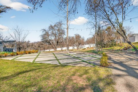 Tiny photo for 3320 N Foothill Road, Medford, OR 97504 (MLS # 220215142)