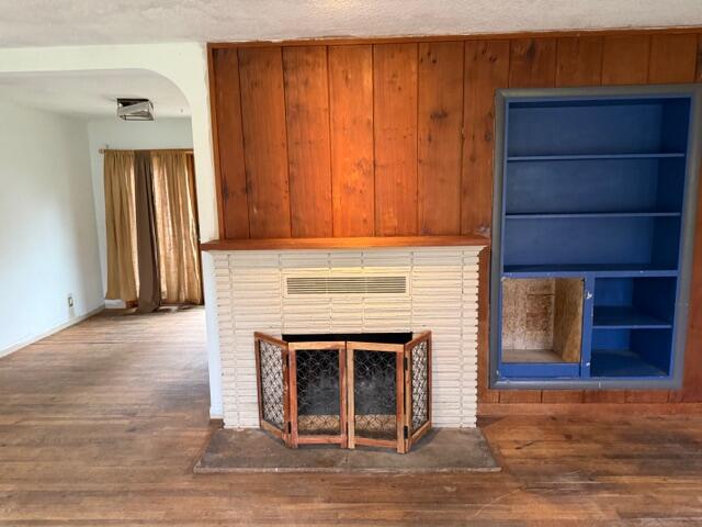 215 Hillhouse Avenue