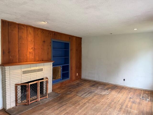 215 Hillhouse Avenue