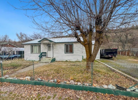 Photo of 224 N Humbolt Street, Canyon City, OR 97820 (MLS # 220229632)