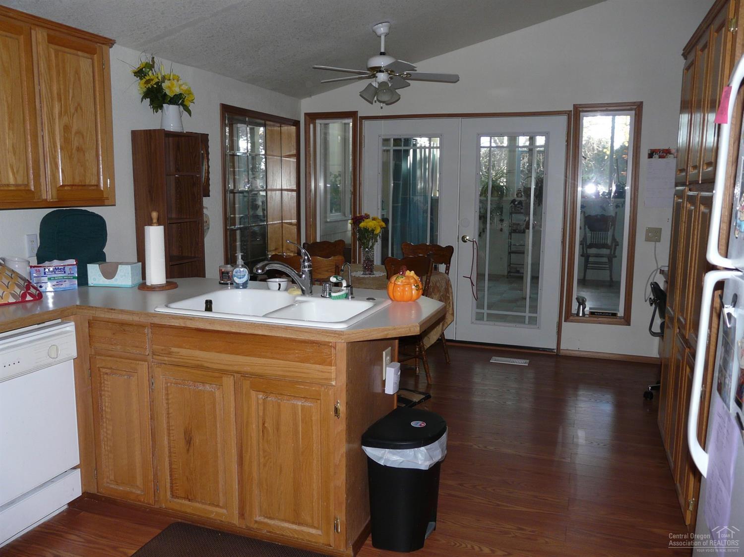 Ni Lah Sha Village - Residential