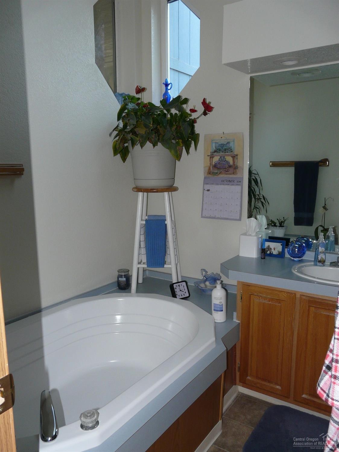 Ni Lah Sha Village - Residential