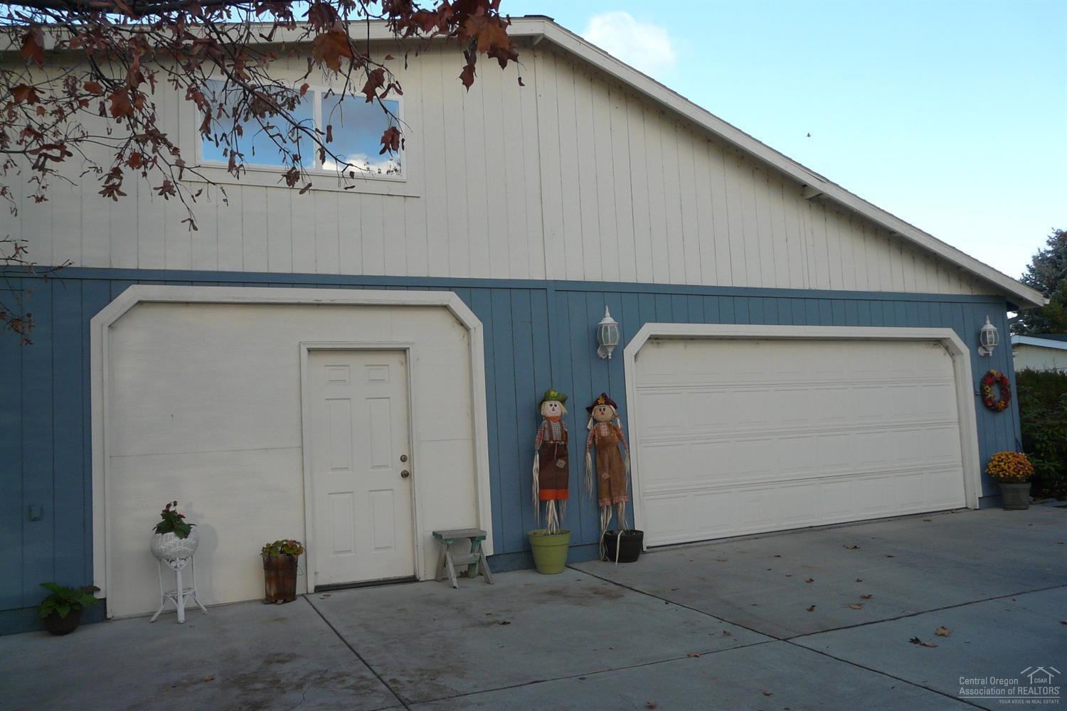 Ni Lah Sha Village - Residential