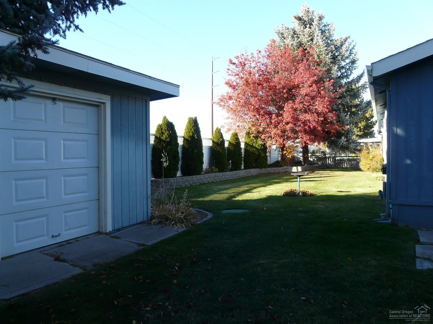 Ni Lah Sha Village - Residential