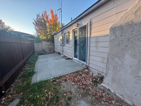 Tiny photo for 540 Division Street, Klamath Falls, OR 97601 (MLS # 220210874)