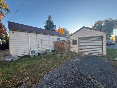 Tiny photo for 540 Division Street, Klamath Falls, OR 97601 (MLS # 220210874)