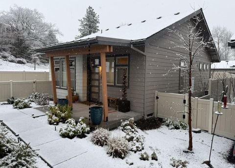 Tiny photo for 424 Nandina Street, Ashland, OR 97520 (MLS # 220223548)