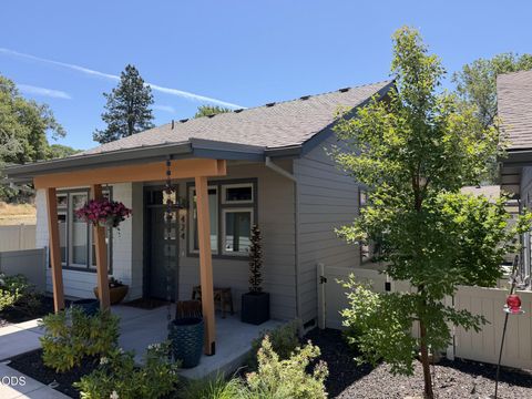 Photo of 424 Nandina Street, Ashland, OR 97520 (MLS # 220223548)