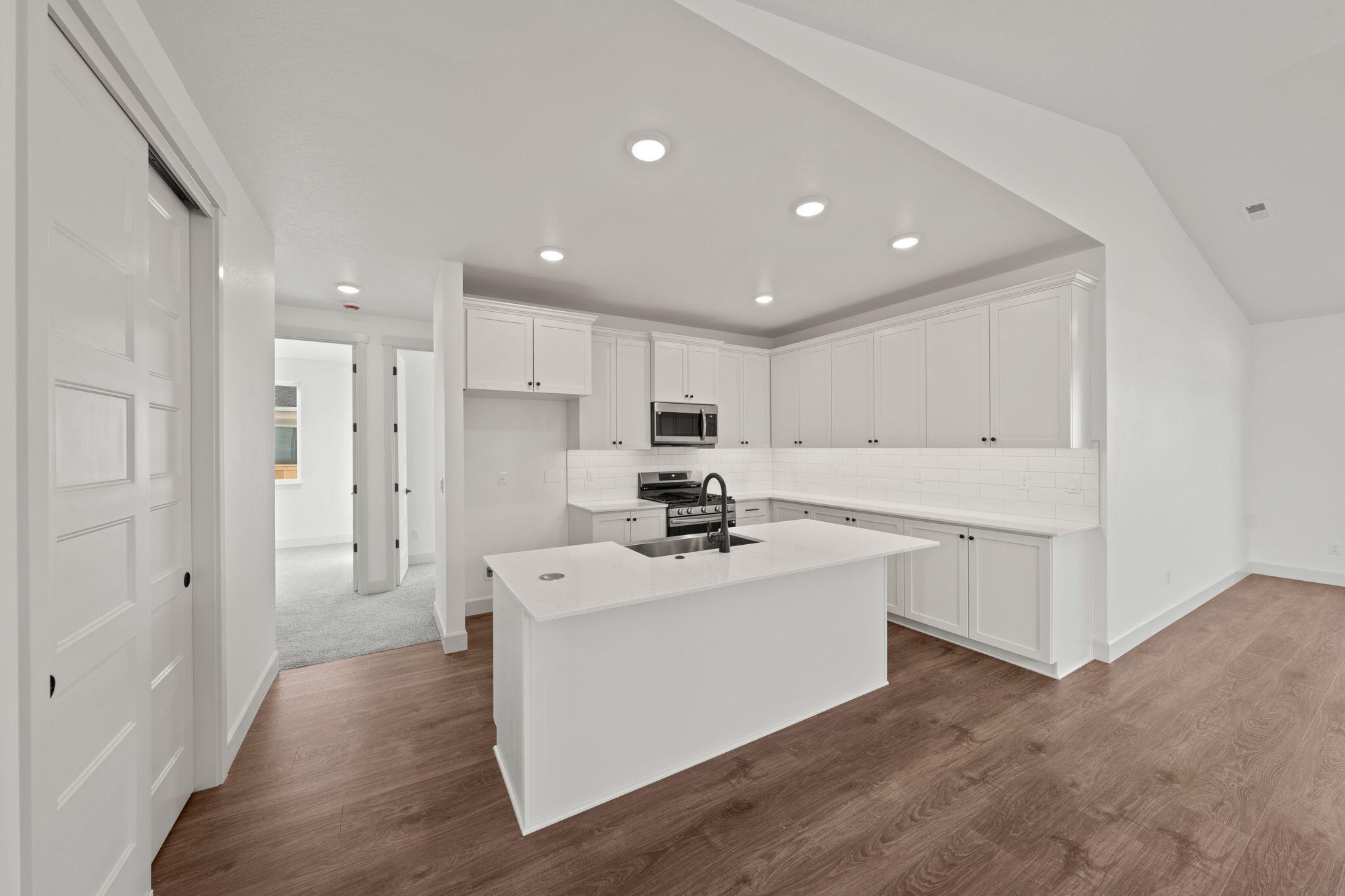 2872 NE Pinnacle Place #22