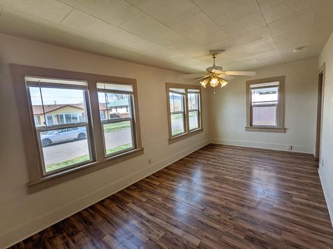 Tiny photo for 319 Martin Street, Klamath Falls, OR 97601 (MLS # 220212116)