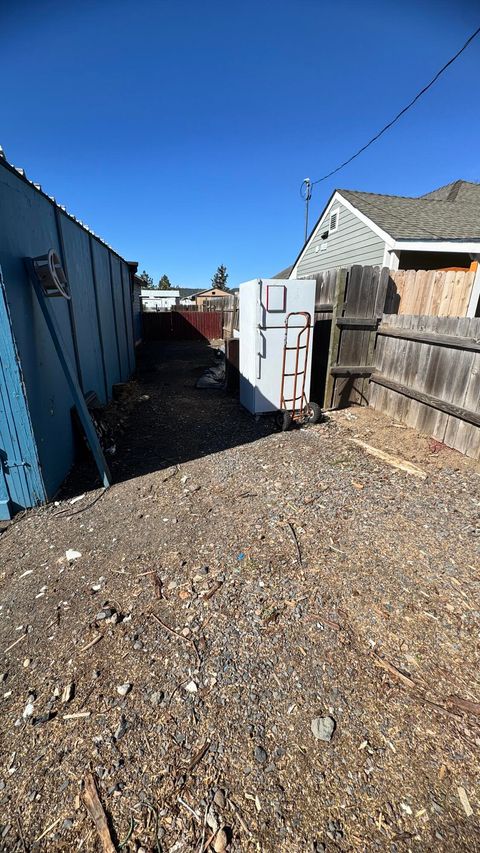 Tiny photo for 3424 Emerald Street, Klamath Falls, OR 97601 (MLS # 220217719)