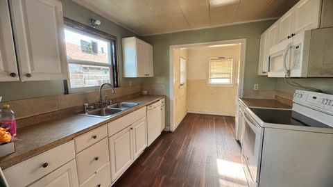 Tiny photo for 3424 Emerald Street, Klamath Falls, OR 97601 (MLS # 220217719)